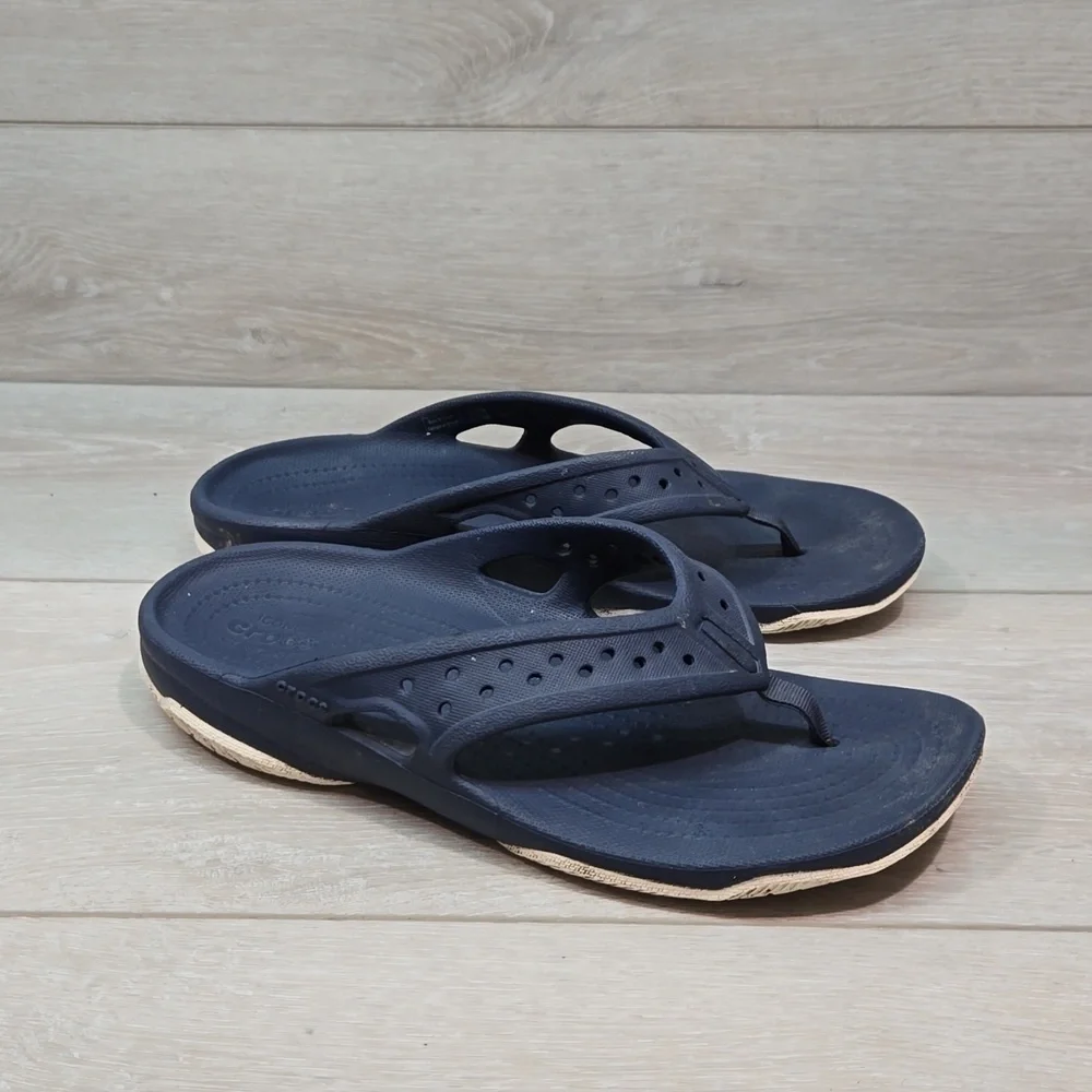 Crocs Iconic Comfort men Thong Sandals Flats shoes sz 7